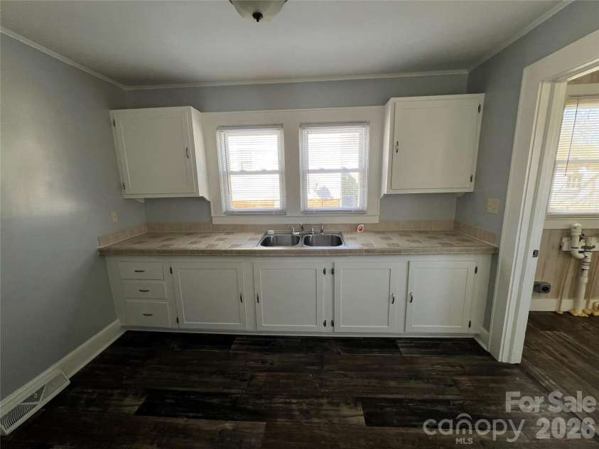 615 Arlington Avenue, Albemarle, NC 28001.  MLS# CAR4341299, YatesRealty ID 2948. Kitchen