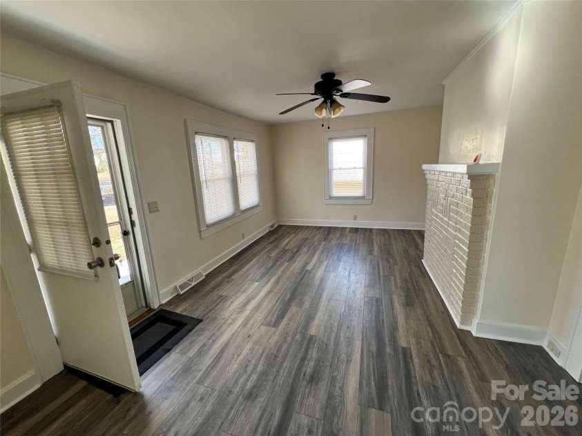 615 Arlington Avenue, Albemarle, NC 28001.  MLS# CAR4341299, YatesRealty ID 2948. Living Room