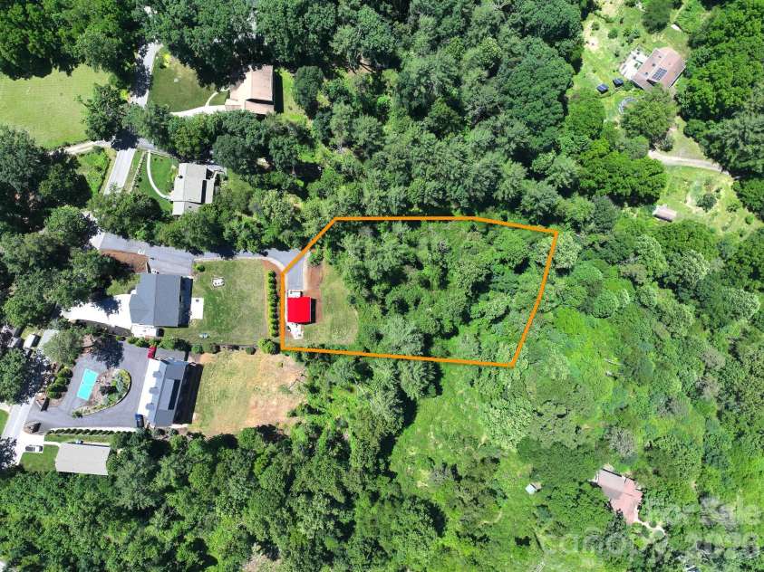 154 Dogwood Drive, Weaverville, NC 28787.  MLS# CAR4384847, YatesRealty ID 29480. Approximate Lot lines for reference only