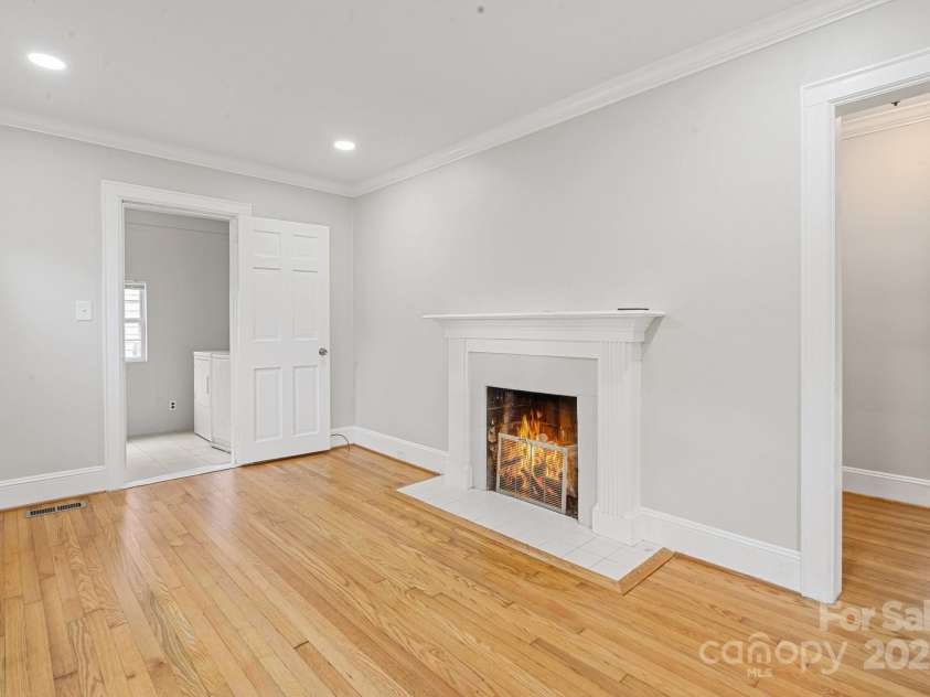 3416 Commonwealth Avenue, Charlotte, NC 28205.  MLS# CAR4286879, YatesRealty ID 29480. 