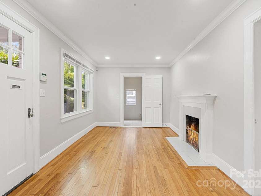 3416 Commonwealth Avenue, Charlotte, NC 28205.  MLS# CAR4286879, YatesRealty ID 29480. 