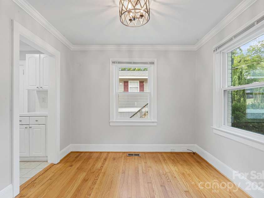 3416 Commonwealth Avenue, Charlotte, NC 28205.  MLS# CAR4286879, YatesRealty ID 29480. 