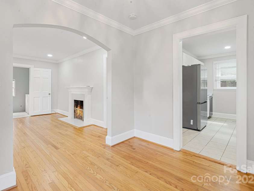 3416 Commonwealth Avenue, Charlotte, NC 28205.  MLS# CAR4286879, YatesRealty ID 29480. 