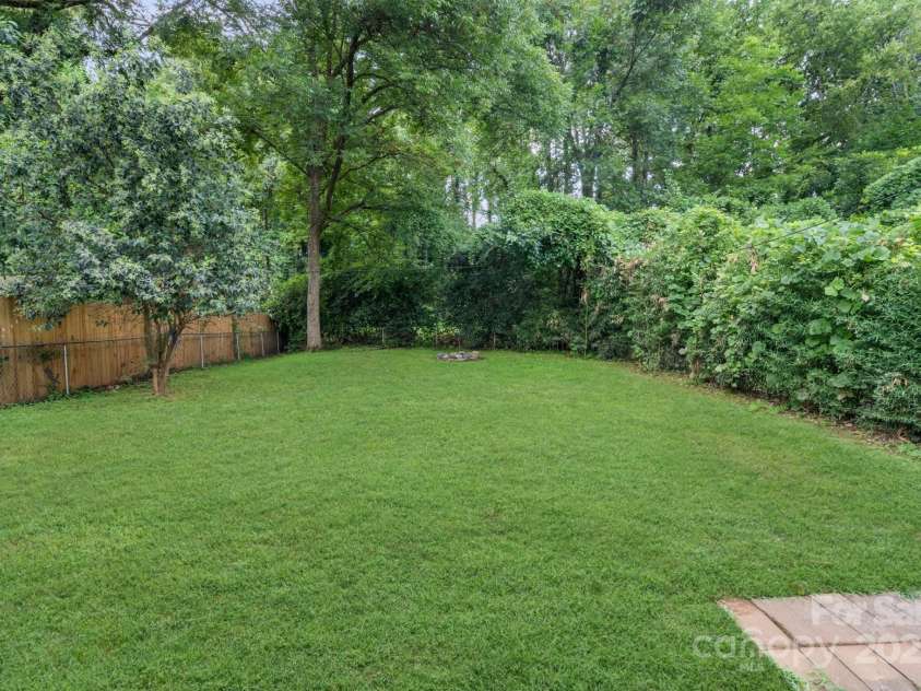 3416 Commonwealth Avenue, Charlotte, NC 28205.  MLS# CAR4286879, YatesRealty ID 29480. 