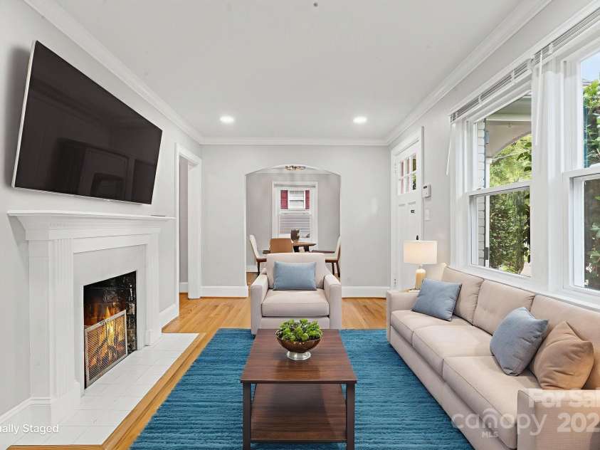 3416 Commonwealth Avenue, Charlotte, NC 28205.  MLS# CAR4286879, YatesRealty ID 29480. *virtual staging