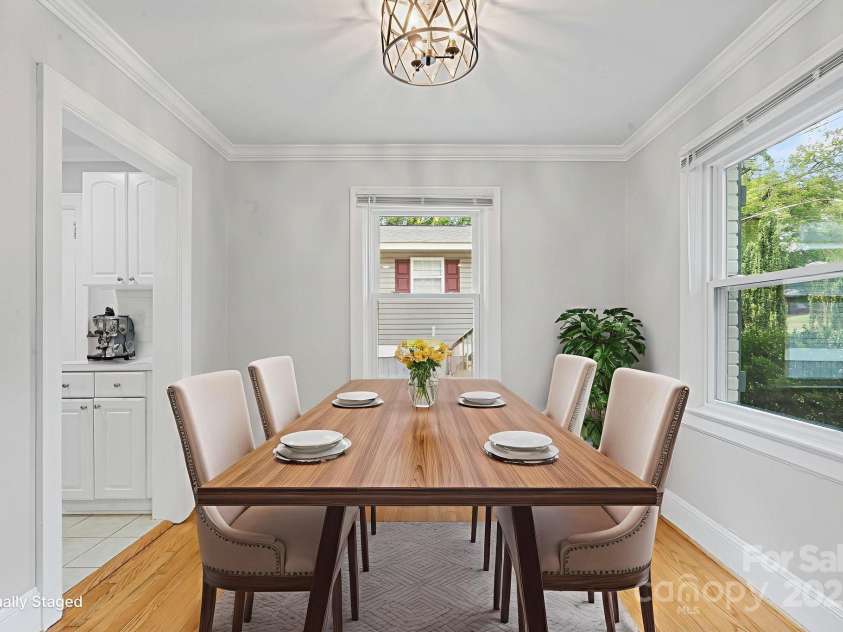 3416 Commonwealth Avenue, Charlotte, NC 28205.  MLS# CAR4286879, YatesRealty ID 29480. *virtual staging
