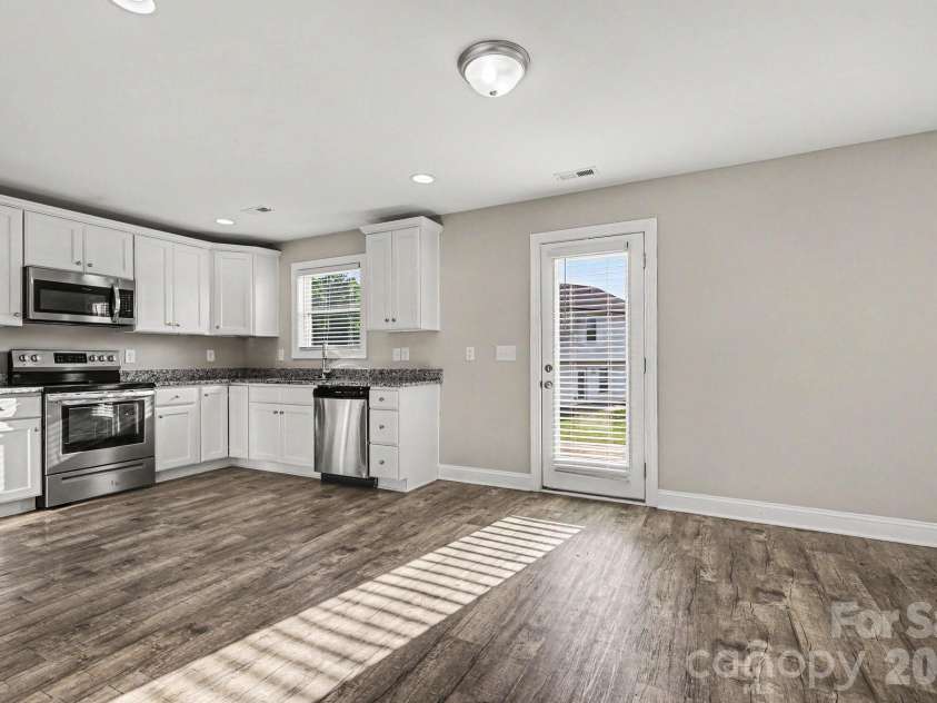 1573 Mayfair Drive, Conover, NC 28613.  MLS# CAR4378646, YatesRealty ID 29481. 