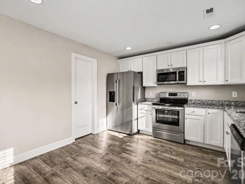 1573 Mayfair Drive, Conover, NC 28613.  MLS# CAR4378646, YatesRealty ID 29481. 