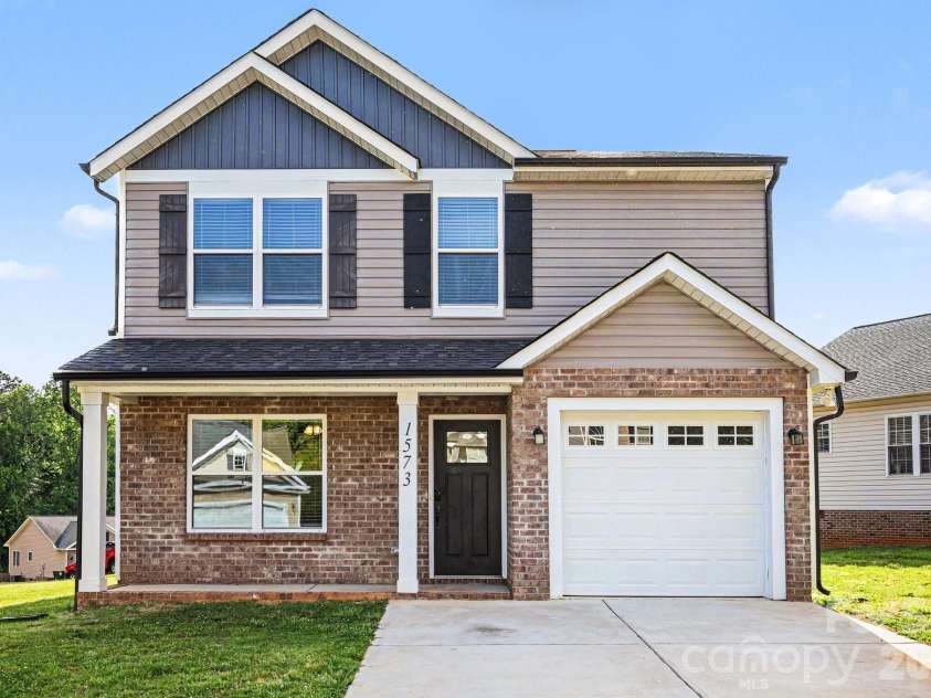1573 Mayfair Drive, Conover, NC 28613.  MLS# CAR4378646, YatesRealty ID 29481. 