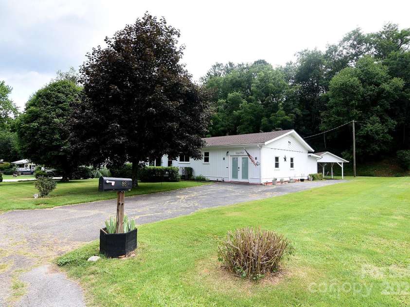 86 Skyview Drive, Waynesville, NC 28786.  MLS# CAR4286814, YatesRealty ID 29482. 