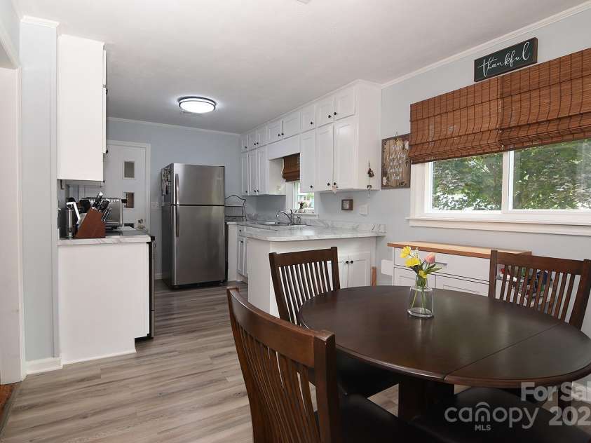 86 Skyview Drive, Waynesville, NC 28786.  MLS# CAR4286814, YatesRealty ID 29482. 