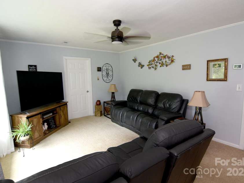 86 Skyview Drive, Waynesville, NC 28786.  MLS# CAR4286814, YatesRealty ID 29482. 