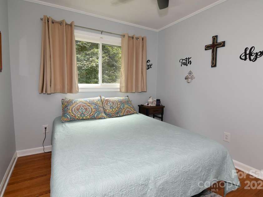 86 Skyview Drive, Waynesville, NC 28786.  MLS# CAR4286814, YatesRealty ID 29482. 