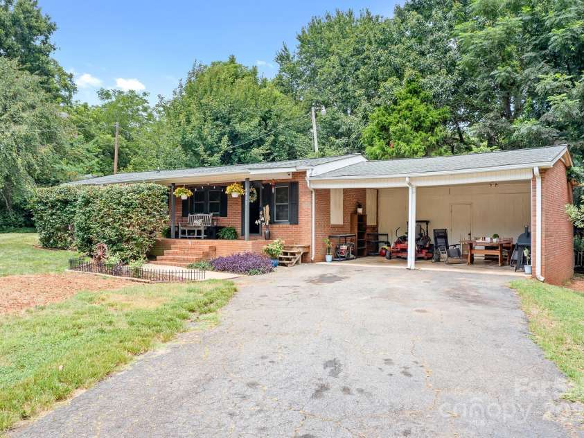 4417 King Wilkinson Road, Denver, NC 28037.  MLS# CAR4284778, YatesRealty ID 29483. 