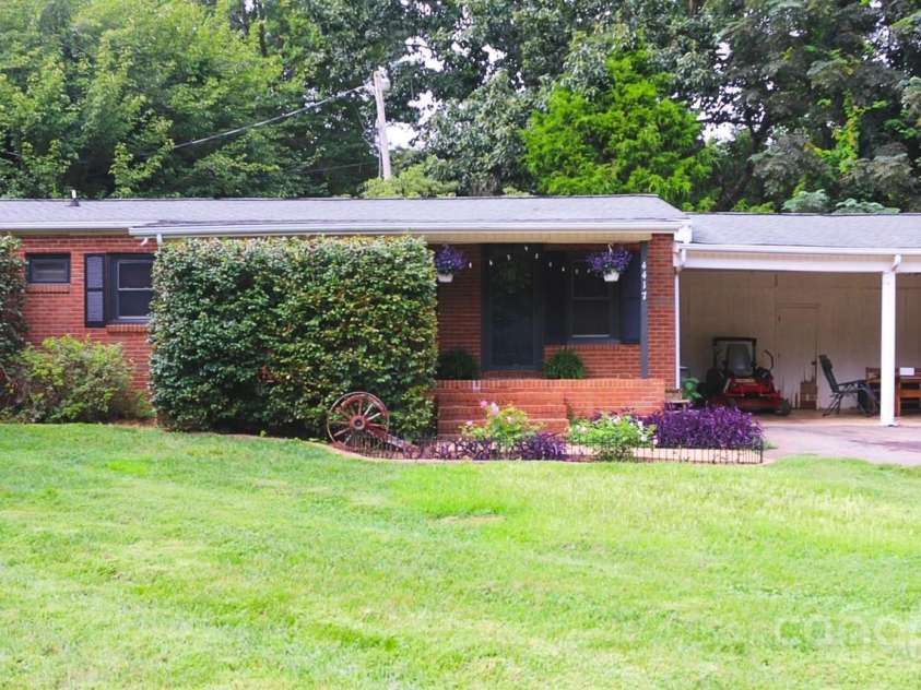 4417 King Wilkinson Road, Denver, NC 28037.  MLS# CAR4284778, YatesRealty ID 29483. 