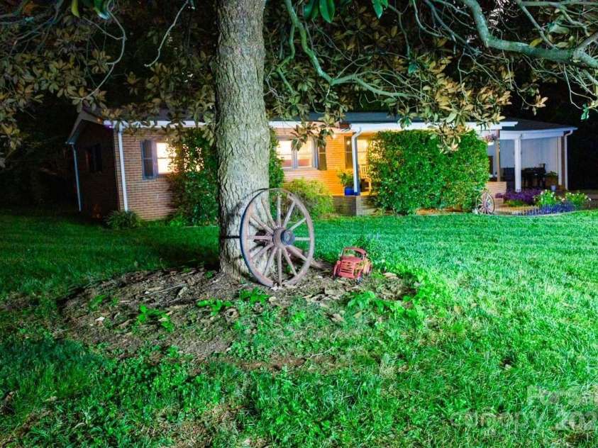 4417 King Wilkinson Road, Denver, NC 28037.  MLS# CAR4284778, YatesRealty ID 29483. 