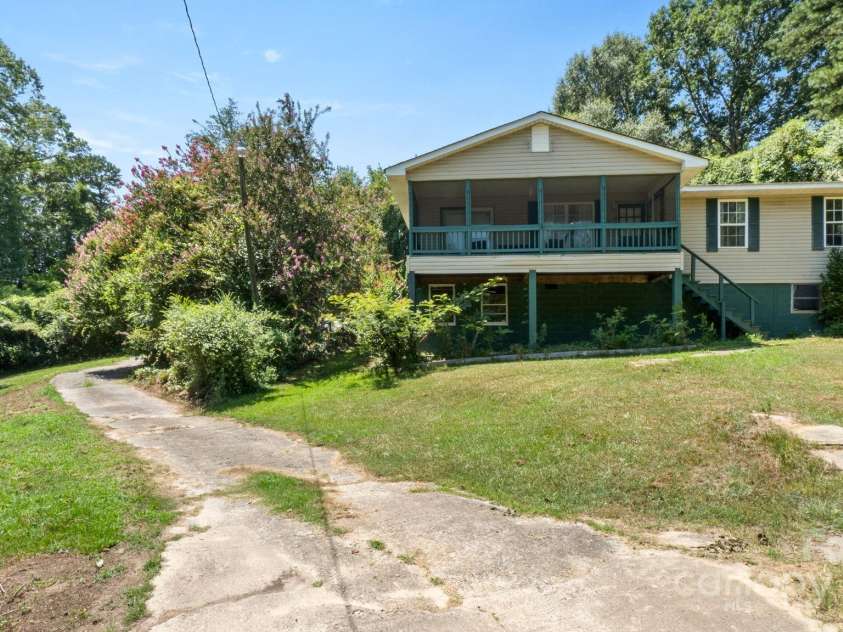 3013 Birchfield Lane, Gastonia, NC 28056.  MLS# CAR4286864, YatesRealty ID 29485. 
