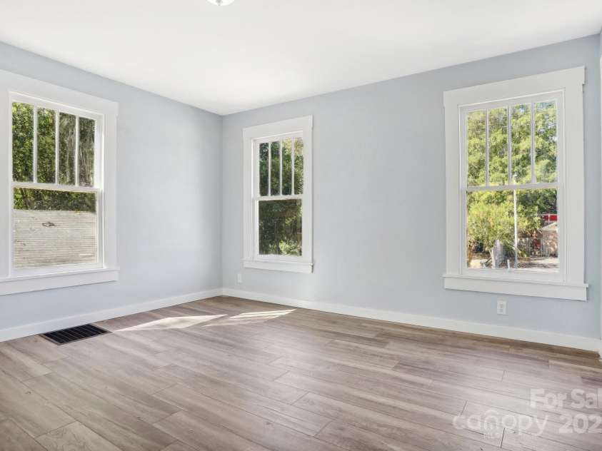 705 Lancaster Avenue, Monroe, NC 28112.  MLS# CAR4288076, YatesRealty ID 29487. LIVING RM