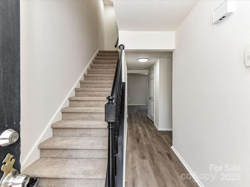 8060 Knights Bridge Road, Charlotte, NC 28210.  MLS# CAR4284800, YatesRealty ID 29488. 