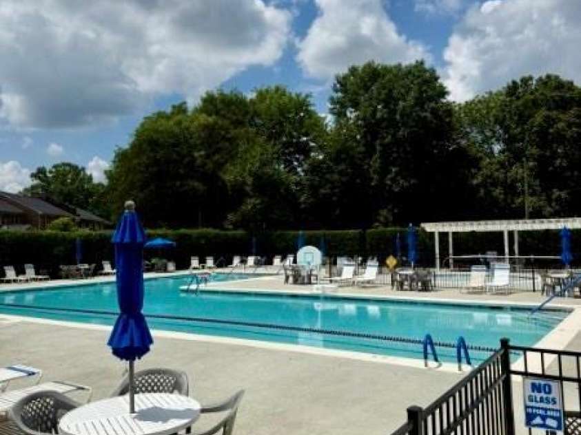 8060 Knights Bridge Road, Charlotte, NC 28210.  MLS# CAR4284800, YatesRealty ID 29488. 