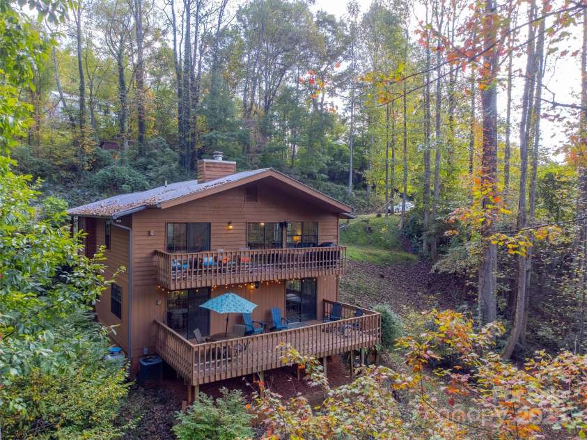 125 Nugget Lane, Sylva, NC 28779.  MLS# CAR4316160, YatesRealty ID 2949. 