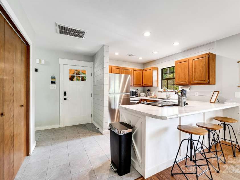 125 Nugget Lane, Sylva, NC 28779.  MLS# CAR4316160, YatesRealty ID 2949. 