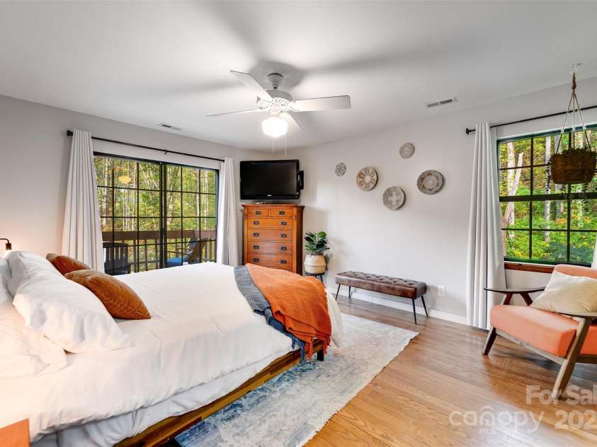 125 Nugget Lane, Sylva, NC 28779.  MLS# CAR4316160, YatesRealty ID 2949. 