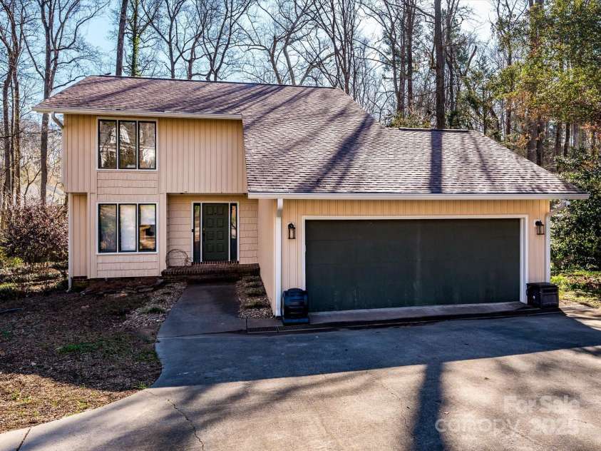 1590 Daybreak Ridge Road, Kannapolis, NC 28081.  MLS# CAR4225993, YatesRealty ID 2949. 
