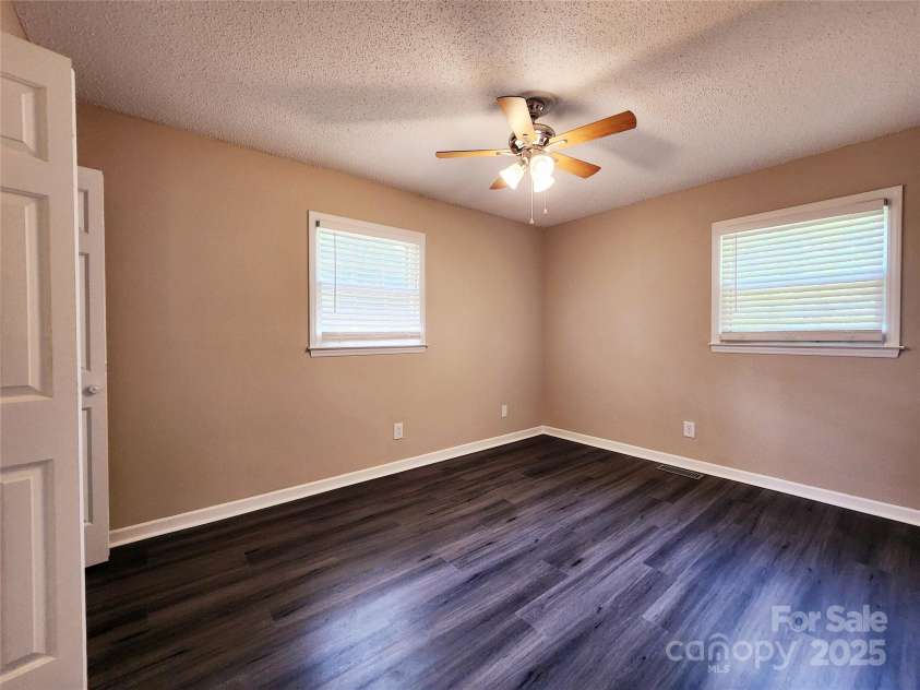 125 Circle Drive, Mount Holly, NC 28120.  MLS# CAR4276850, YatesRealty ID 29490. 