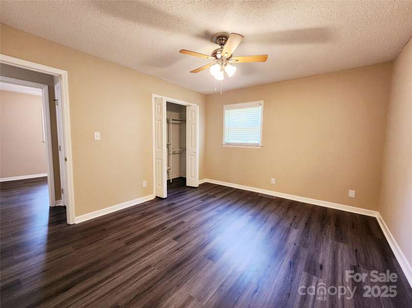 125 Circle Drive, Mount Holly, NC 28120.  MLS# CAR4276850, YatesRealty ID 29490. 