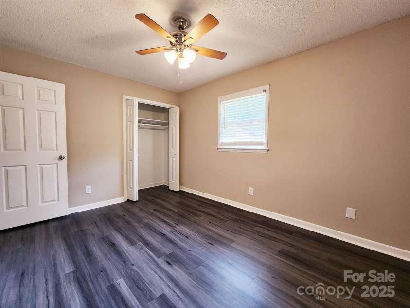 125 Circle Drive, Mount Holly, NC 28120.  MLS# CAR4276850, YatesRealty ID 29490. 