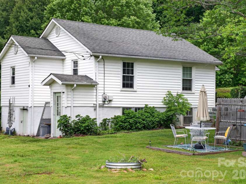 1327 Hwy 268 Highway, Lenoir, NC 28645.  MLS# CAR4390292, YatesRealty ID 29490. 