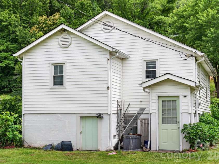 1327 Hwy 268 Highway, Lenoir, NC 28645.  MLS# CAR4390292, YatesRealty ID 29490. 