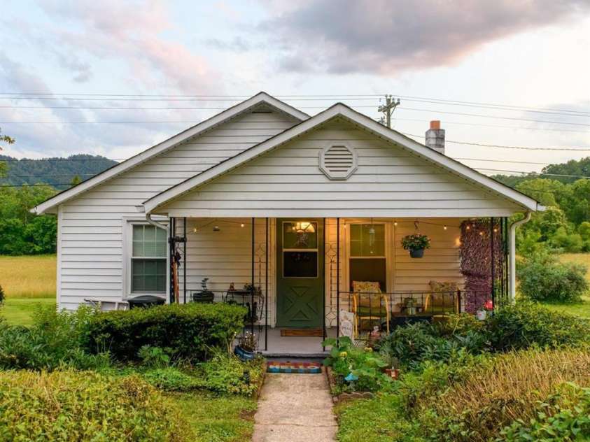 1327 Hwy 268 Highway, Lenoir, NC 28645.  MLS# CAR4390292, YatesRealty ID 29490. 