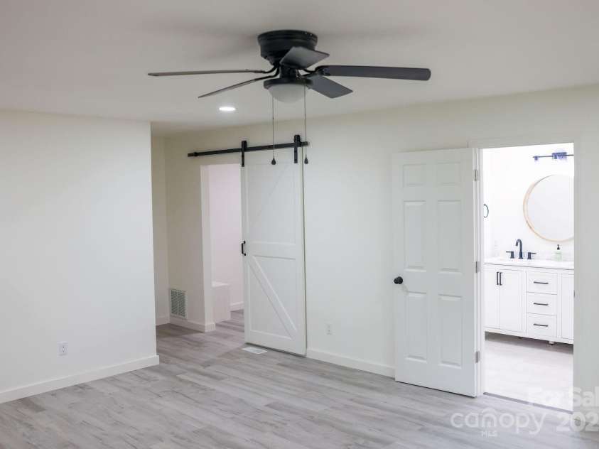 2518 Cove Creek Drive, Gastonia, NC 28056.  MLS# CAR4283051, YatesRealty ID 29491. 