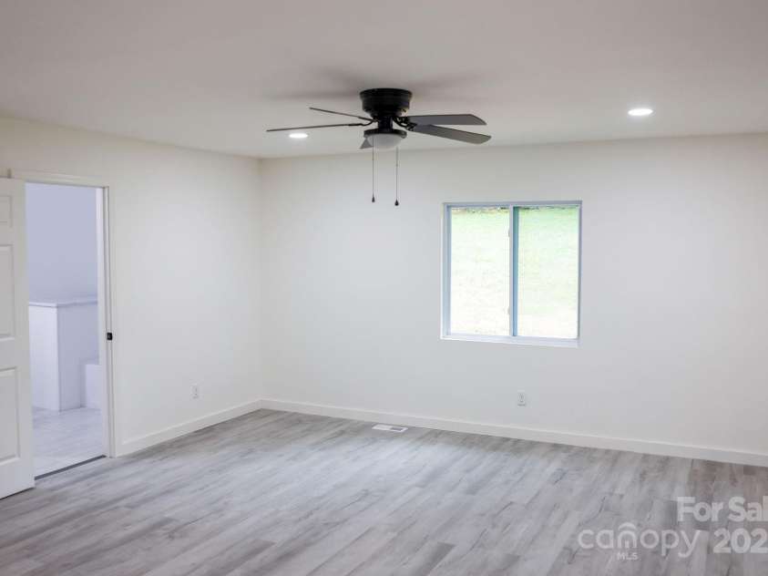 2518 Cove Creek Drive, Gastonia, NC 28056.  MLS# CAR4283051, YatesRealty ID 29491. 