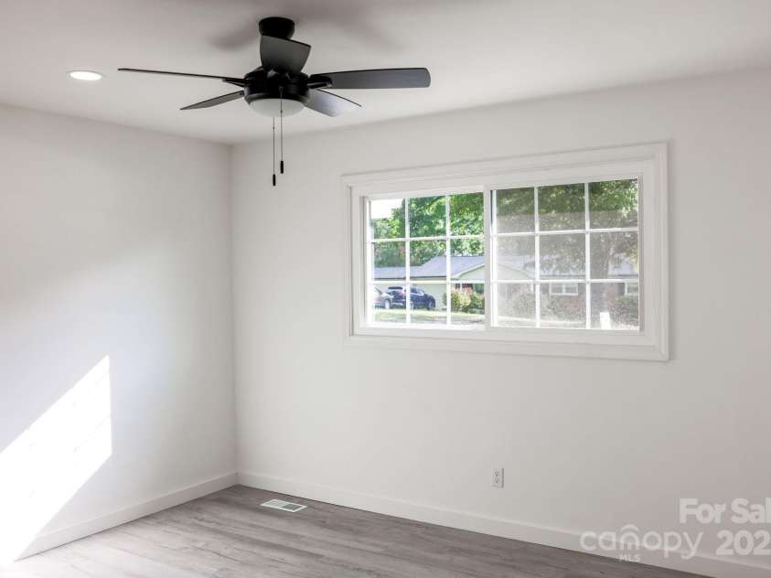 2518 Cove Creek Drive, Gastonia, NC 28056.  MLS# CAR4283051, YatesRealty ID 29491. 