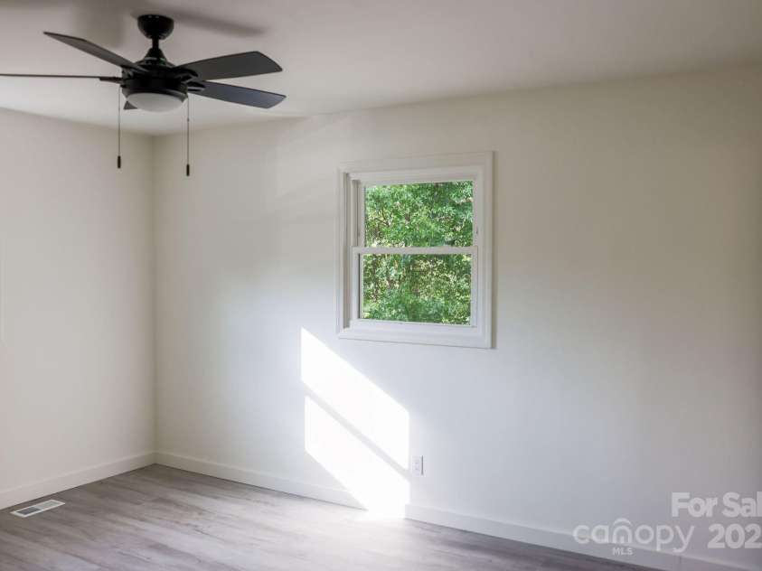 2518 Cove Creek Drive, Gastonia, NC 28056.  MLS# CAR4283051, YatesRealty ID 29491. 