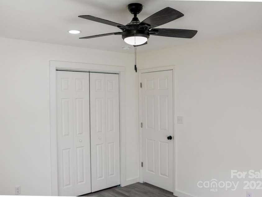 2518 Cove Creek Drive, Gastonia, NC 28056.  MLS# CAR4283051, YatesRealty ID 29491. 