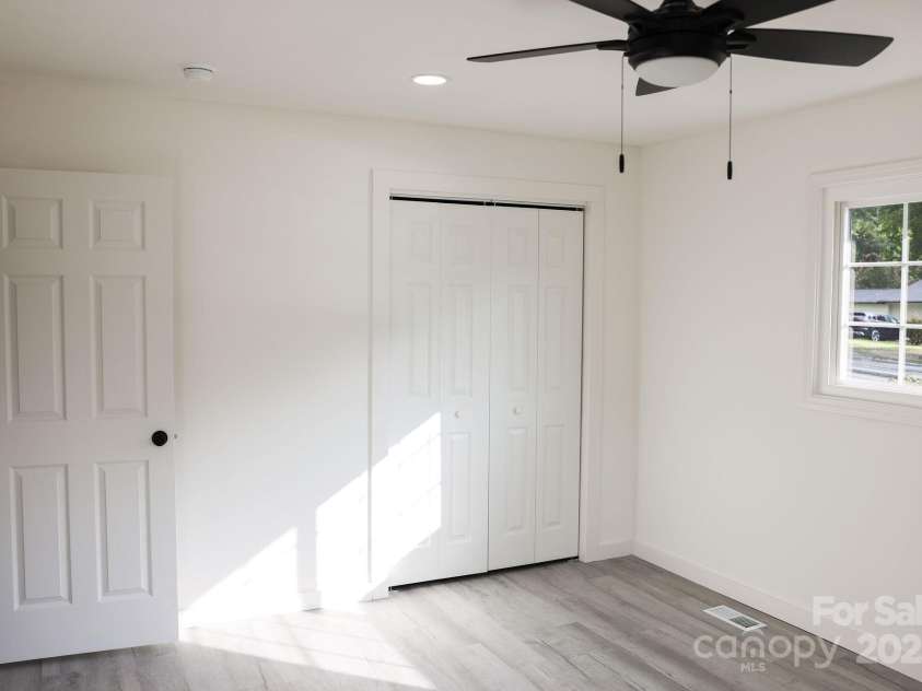 2518 Cove Creek Drive, Gastonia, NC 28056.  MLS# CAR4283051, YatesRealty ID 29491. 