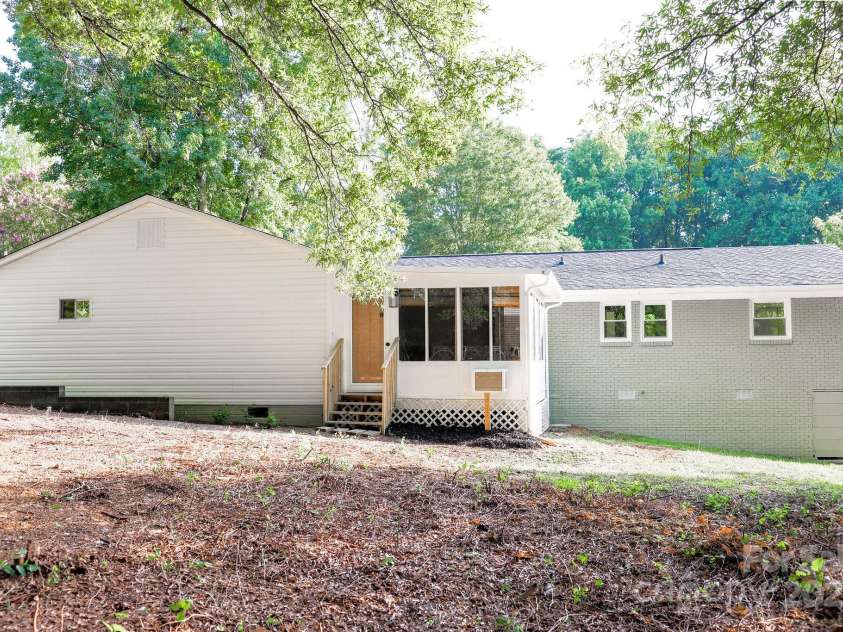 2518 Cove Creek Drive, Gastonia, NC 28056.  MLS# CAR4283051, YatesRealty ID 29491. 