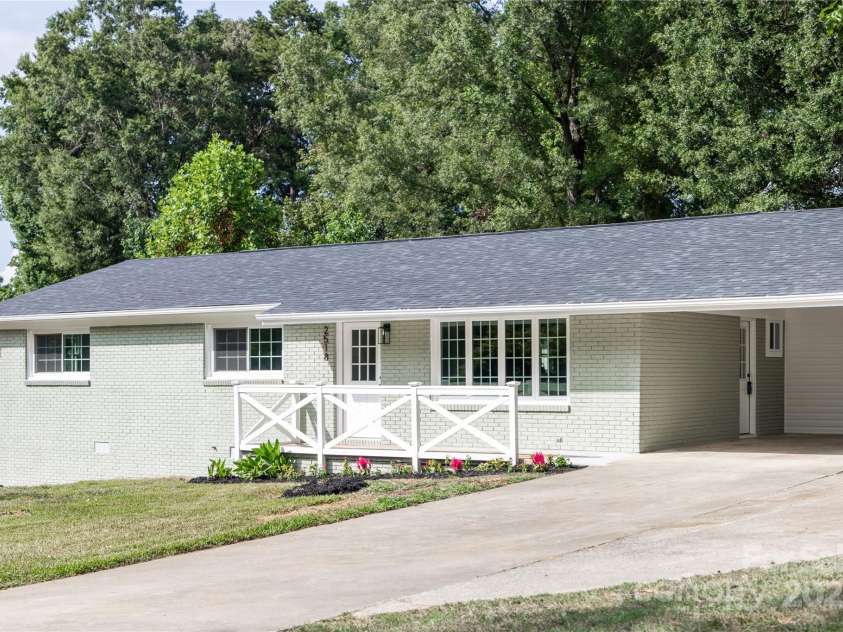 2518 Cove Creek Drive, Gastonia, NC 28056.  MLS# CAR4283051, YatesRealty ID 29491. 