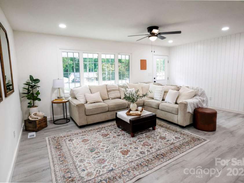 2518 Cove Creek Drive, Gastonia, NC 28056.  MLS# CAR4334544, YatesRealty ID 29491. 