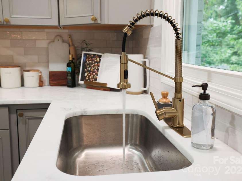 2518 Cove Creek Drive, Gastonia, NC 28056.  MLS# CAR4334544, YatesRealty ID 29491. 