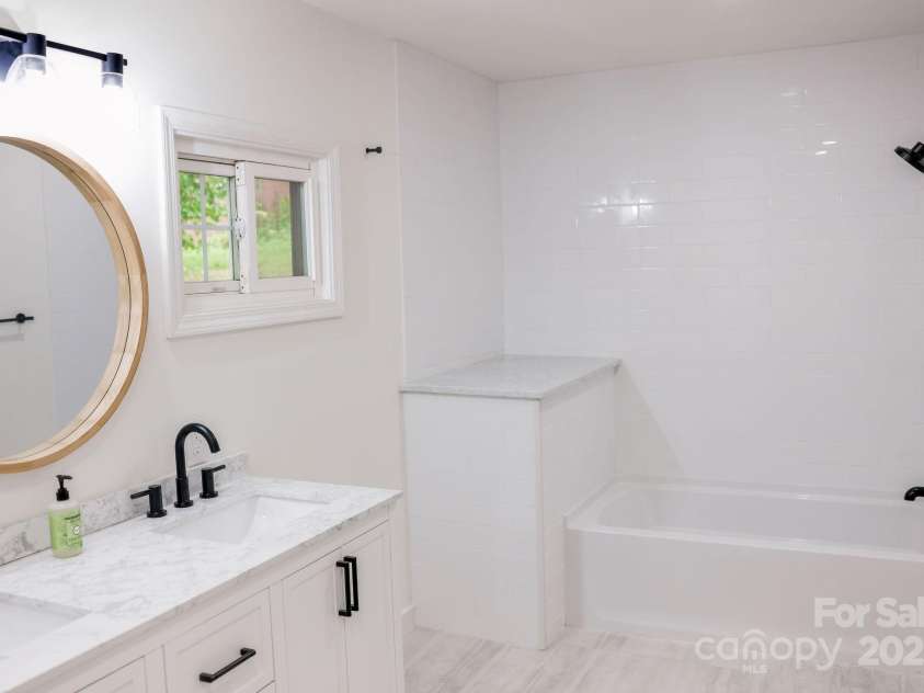 2518 Cove Creek Drive, Gastonia, NC 28056.  MLS# CAR4334544, YatesRealty ID 29491. 