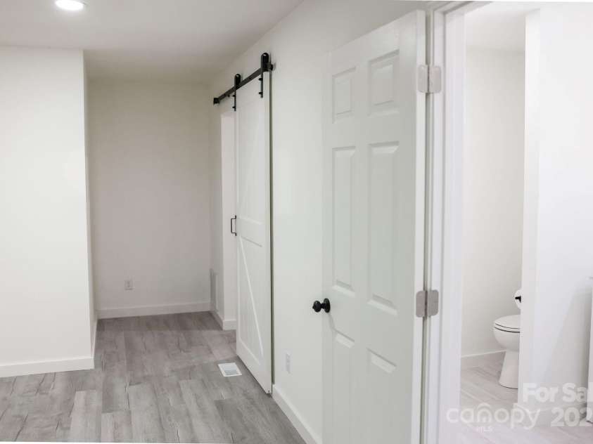 2518 Cove Creek Drive, Gastonia, NC 28056.  MLS# CAR4334544, YatesRealty ID 29491. 