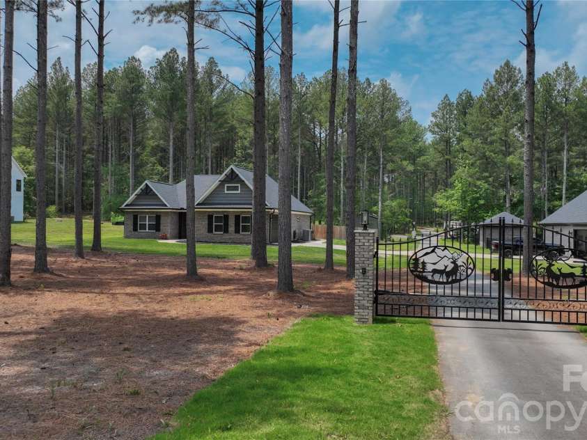 6319 Highway 205 Highway, Marshville, NC 28103.  MLS# CAR4391280, YatesRealty ID 29491. 