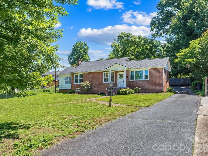 101 Falls Street, Morganton, NC 28655.  MLS# CAR4388949, YatesRealty ID 29492. 