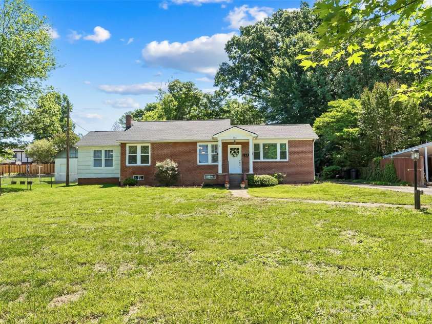 101 Falls Street, Morganton, NC 28655.  MLS# CAR4388949, YatesRealty ID 29492. 