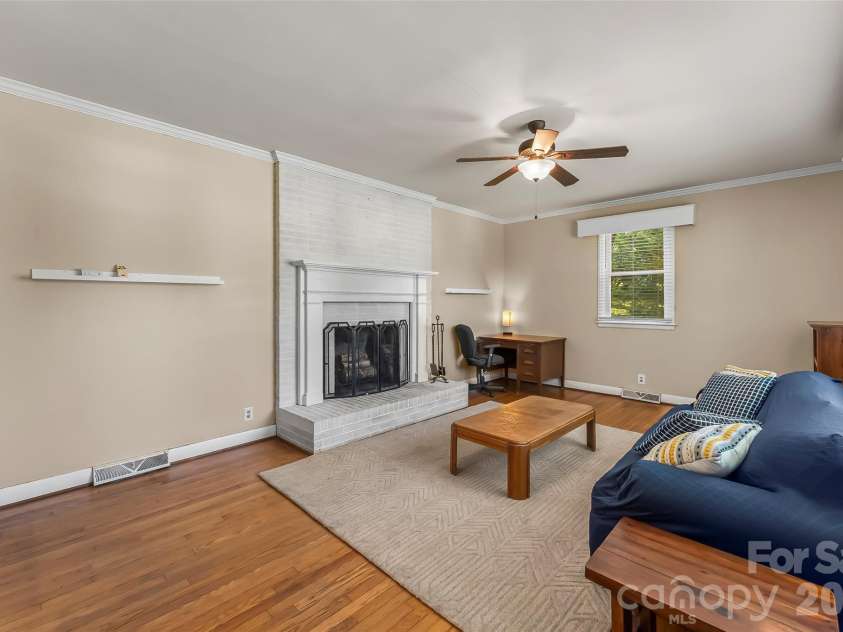 101 Falls Street, Morganton, NC 28655.  MLS# CAR4388949, YatesRealty ID 29492. 
